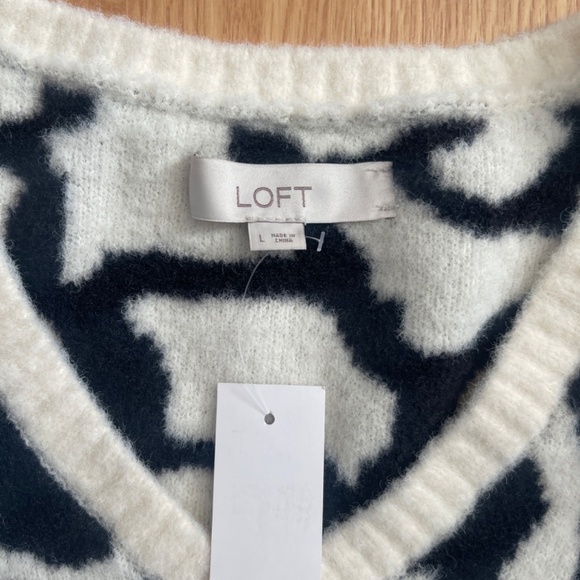 NWT LOFT Black and White Giraffe Print Super Soft Sweater Top Size Large - Picture 7 of 8